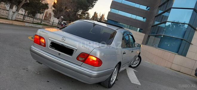 Mercedes E 240 1999, 287,000 km - 2.4 л - Sumqayıt