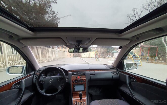Mercedes E 280 2001, 285,000 km - 2.8 l - Bakı