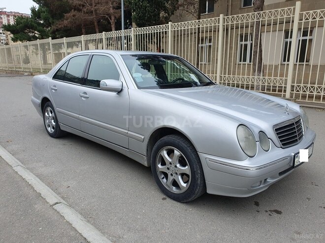 Mercedes E 280 2001, 285,000 km - 2.8 l - Bakı