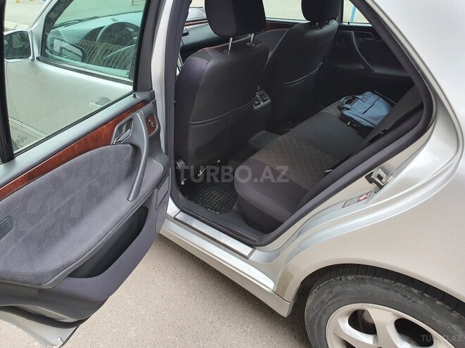 Mercedes E 280 2001, 285,000 km - 2.8 l - Bakı