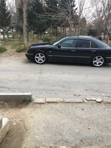 Mercedes E 230 1995, 425,000 km - 2.3 л - Bakı
