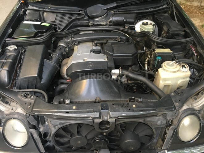 Mercedes E 230 1995, 425,000 km - 2.3 л - Bakı