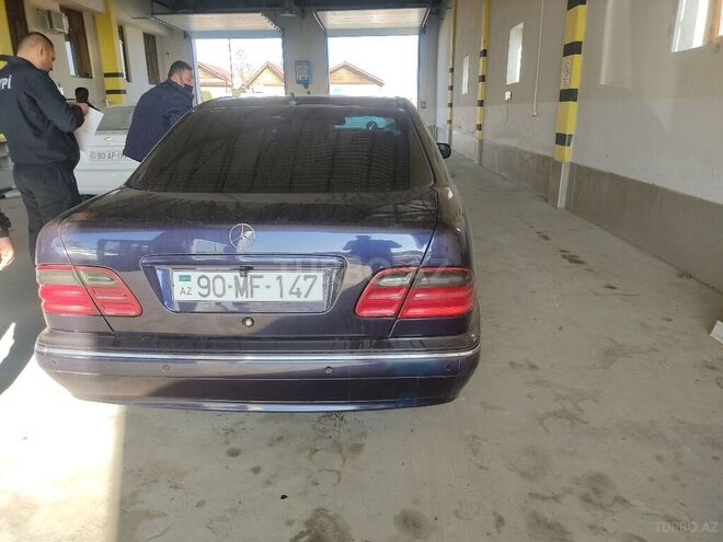 Mercedes E 220 1999, 445,755 km - 2.2 l - Lənkəran