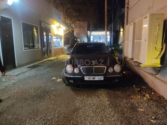 Mercedes E 220 1999, 445,755 km - 2.2 l - Lənkəran