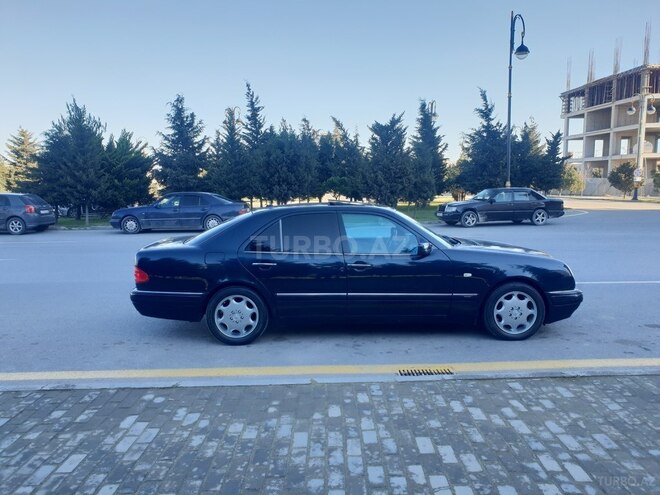 Mercedes E 240 1999, 399,800 km - 2.4 l - Bakı