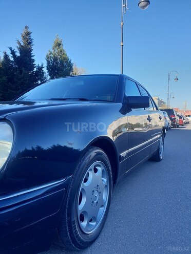 Mercedes E 240 1999, 399,800 km - 2.4 l - Bakı