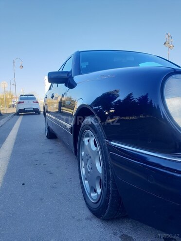 Mercedes E 240 1999, 399,800 km - 2.4 l - Bakı