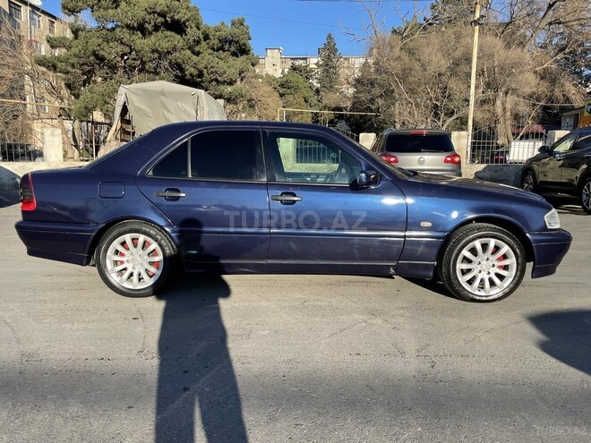 Mercedes C 220 2000, 340,000 km - 2.2 l - Bakı