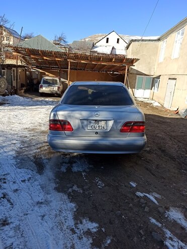 Mercedes E 320 1998, 200,000 km - 3.2 l - Gədəbəy
