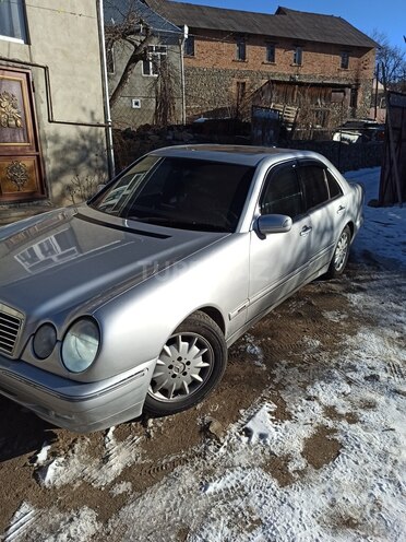 Mercedes E 320 1998, 200,000 km - 3.2 l - Gədəbəy