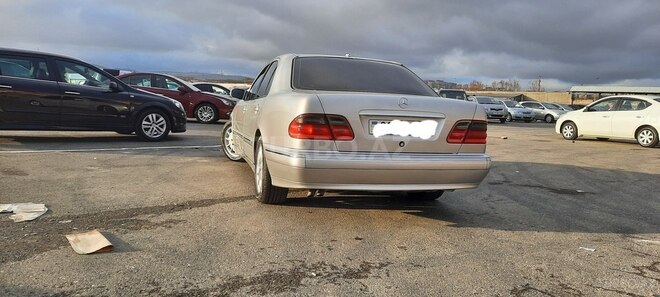 Mercedes E 280 2000, 407,000 km - 2.8 l - Bakı
