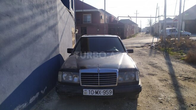 Mercedes E 260 1988, 300,650 km - 2.6 l - Bakı