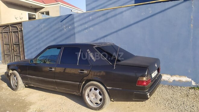 Mercedes E 260 1988, 300,650 km - 2.6 l - Bakı
