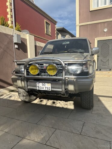 Mitsubishi Pajero 1991, 380,000 km - 2.5 l - Bakı