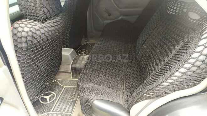 Mercedes E 260 1988, 300,650 km - 2.6 l - Bakı