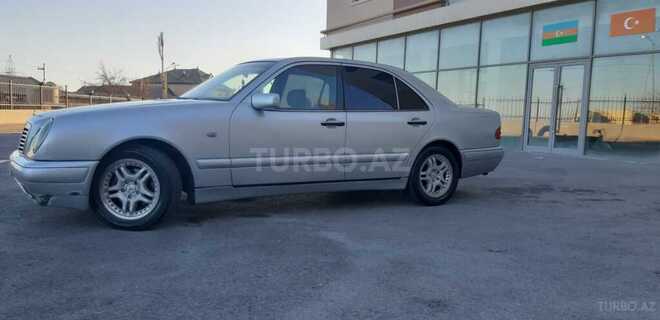 Mercedes E 220 1998, 320,000 km - 2.2 л - Bakı