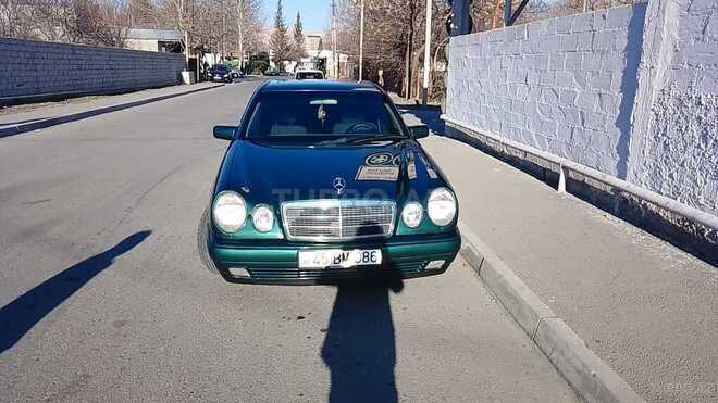 Mercedes E 200 1998, 123,456 km - 2.0 л - Mingəçevir