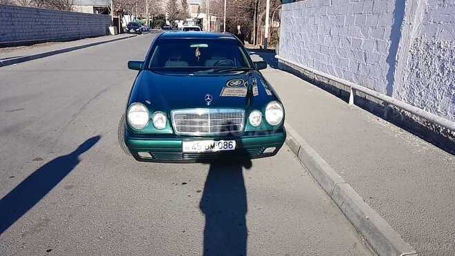 Mercedes E 200 1998, 123,456 km - 2.0 л - Mingəçevir