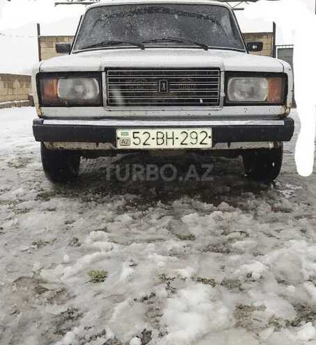 LADA (VAZ) 2107 2004, 150,000 km - 1.5 l - Salyan