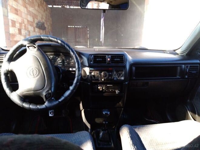 Opel Vectra 1993, 275,482 km - 1.8 l - Zaqatala