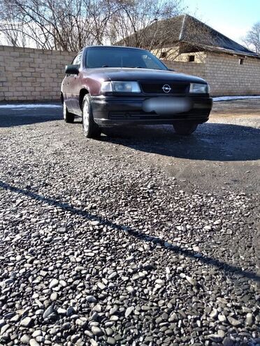 Opel Vectra 1993, 275,482 km - 1.8 l - Zaqatala