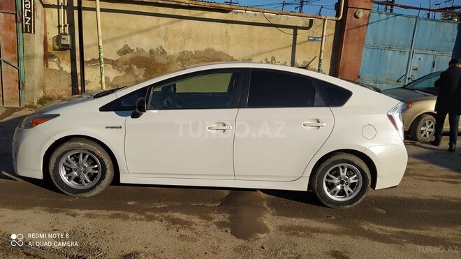 Toyota Prius 2010, 200,000 km - 1.8 л - Bakı