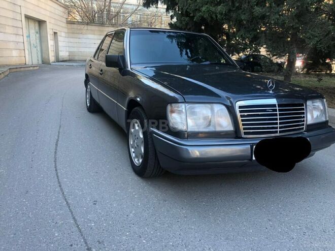 Mercedes E 220 1993, 429,000 km - 2.2 l - Bakı