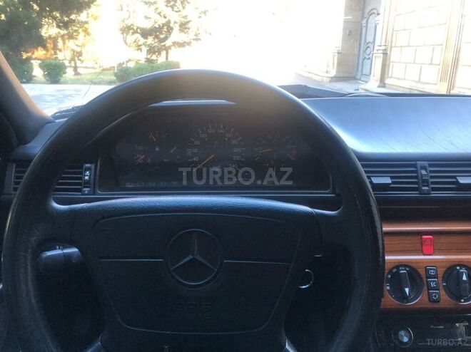 Mercedes E 220 1993, 429,000 km - 2.2 l - Bakı