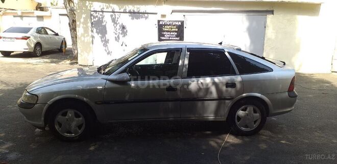 Opel Vectra 1996, 390,000 km - 1.8 l - Bakı