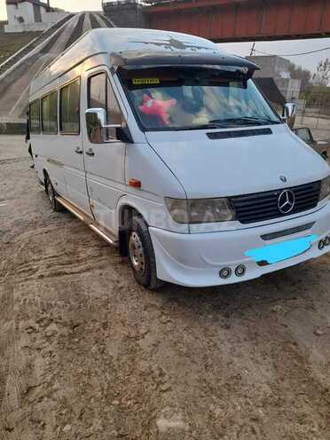 Mercedes Sprinter 313 1999, 335,398 km - 2.5 l - Salyan