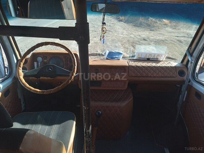 Mercedes 208 D 1992, 333,222 km - 2.3 l - Samux