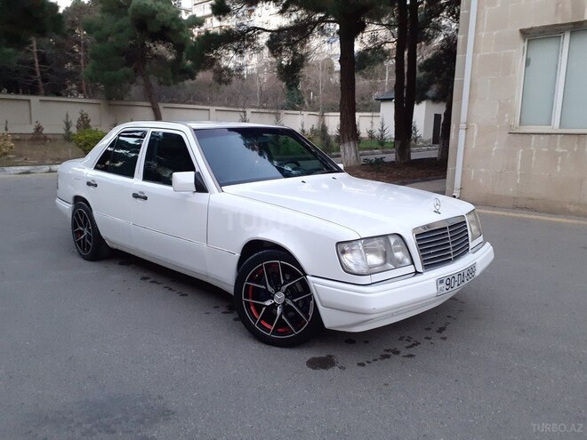 Mercedes E 220 1995, 421,312 km - 2.2 l - Bakı