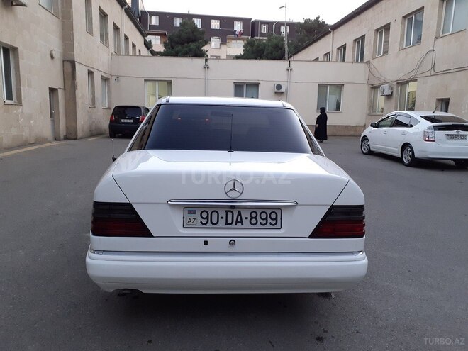 Mercedes E 220 1995, 421,312 km - 2.2 l - Bakı