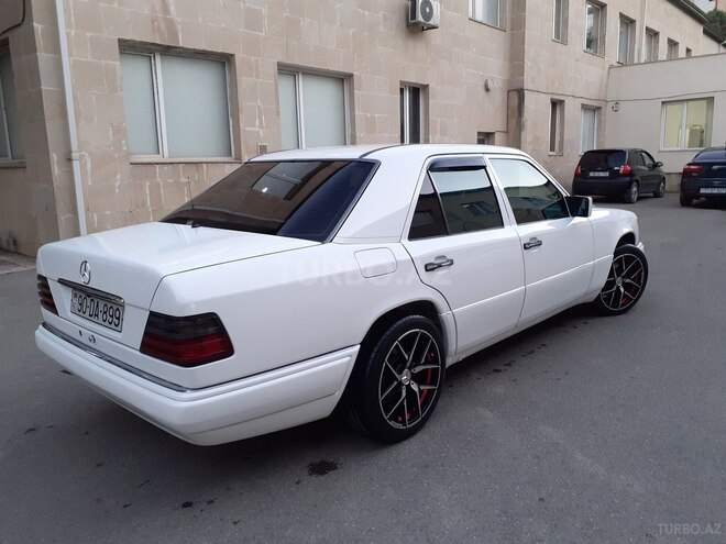 Mercedes E 220 1995, 421,312 km - 2.2 l - Bakı