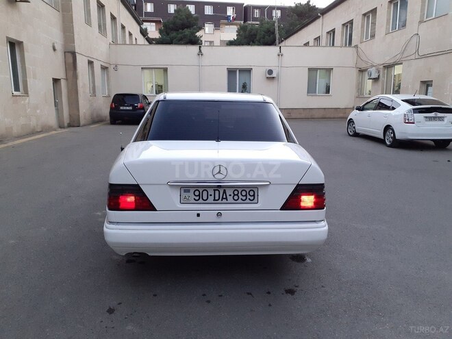 Mercedes E 220 1995, 421,312 km - 2.2 l - Bakı