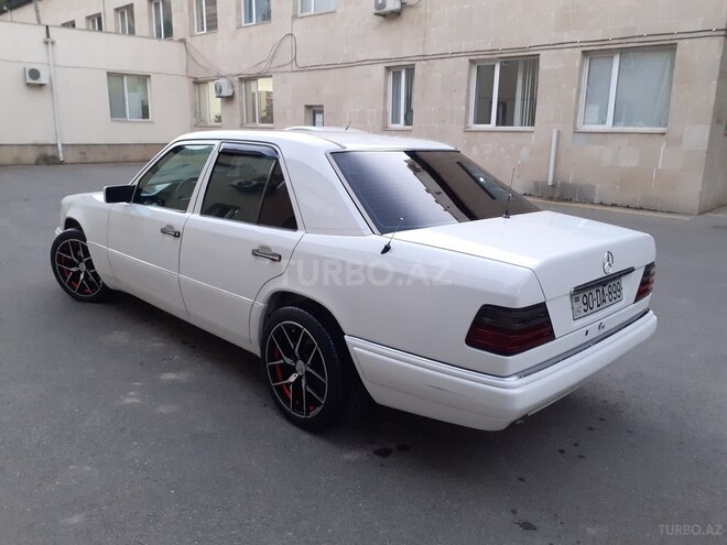Mercedes E 220 1995, 421,312 km - 2.2 l - Bakı