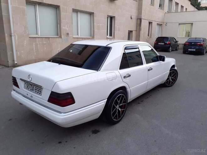 Mercedes E 220 1995, 421,312 km - 2.2 l - Bakı