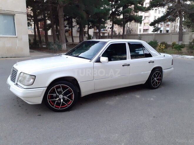 Mercedes E 220 1995, 421,312 km - 2.2 l - Bakı