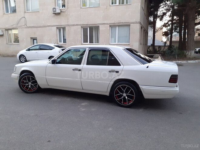 Mercedes E 220 1995, 421,312 km - 2.2 l - Bakı