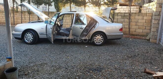 Mercedes E 200 1996, 325,680 km - 2.0 l - Lənkəran