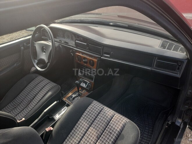 Mercedes 190 1991, 228,000 km - 2.0 л - Qazax
