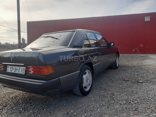 Mercedes 190 1991, 228,000 km - 2.0 л - Qazax