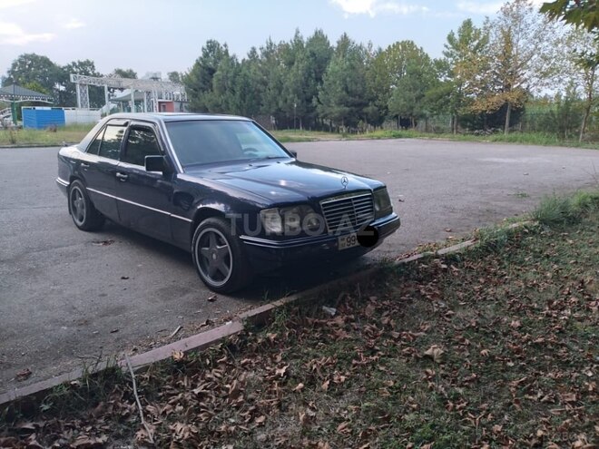Mercedes E 220 1995, 427,000 km - 2.2 l - Quba