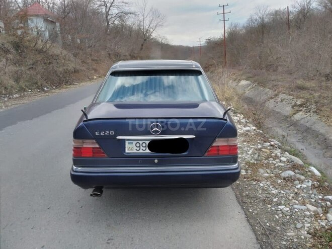 Mercedes E 220 1995, 427,000 km - 2.2 l - Quba