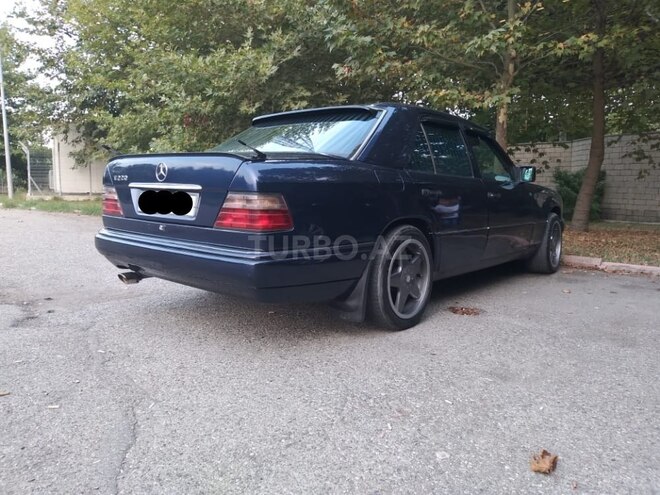 Mercedes E 220 1995, 427,000 km - 2.2 l - Quba
