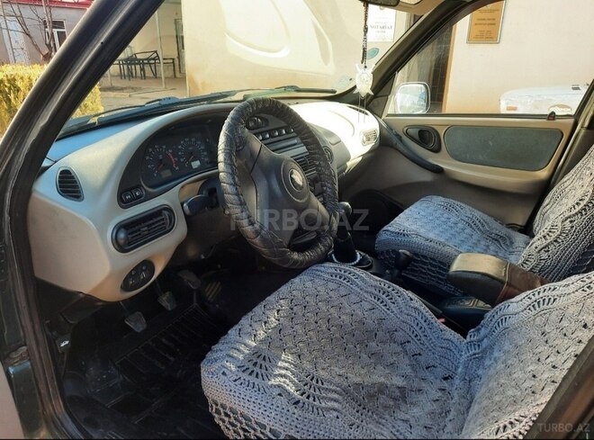 Chevrolet Niva 2005, 270,000 km - 1.7 л - Yardımlı