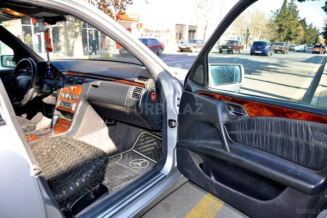 Mercedes E 240 1997, 360,900 km - 2.4 l - Ağstafa