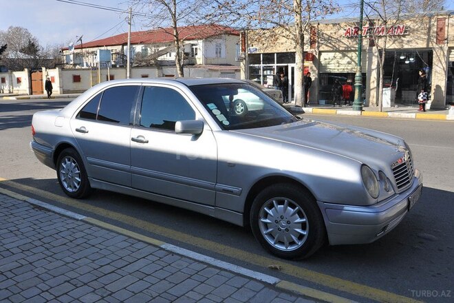Mercedes E 240 1997, 360,900 km - 2.4 l - Ağstafa