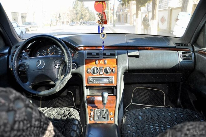 Mercedes E 240 1997, 360,900 km - 2.4 l - Ağstafa