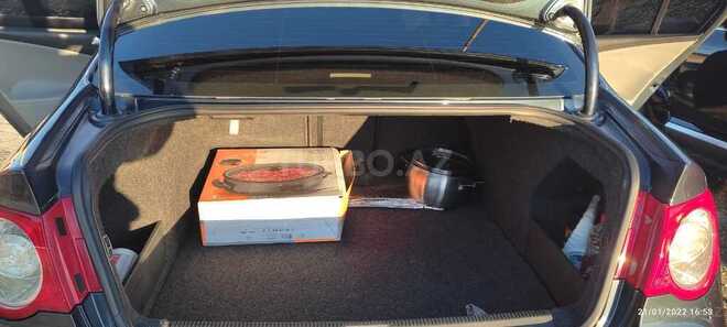 Volkswagen Passat 2005, 305,000 km - 2.0 l - Bakı